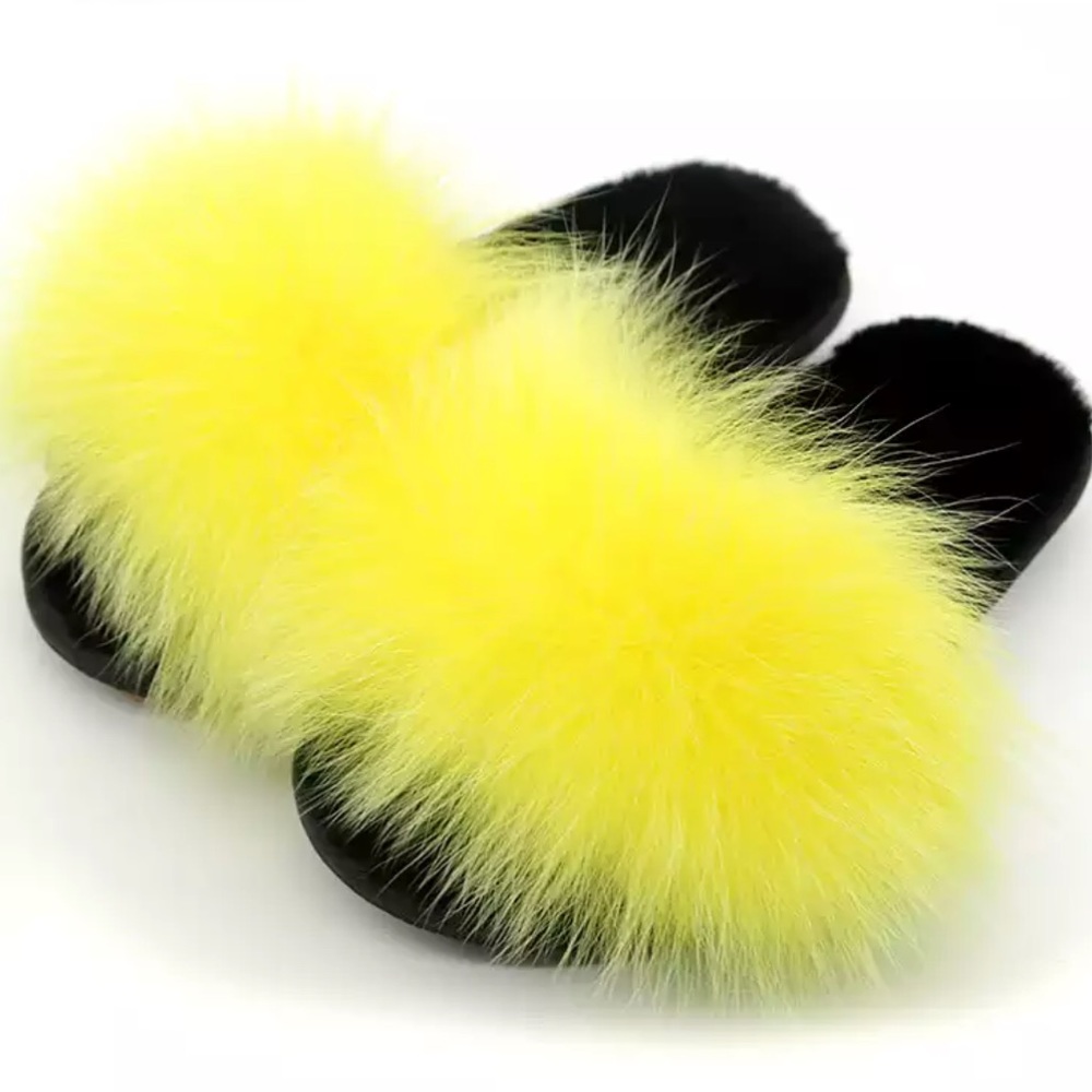 Fur slippers